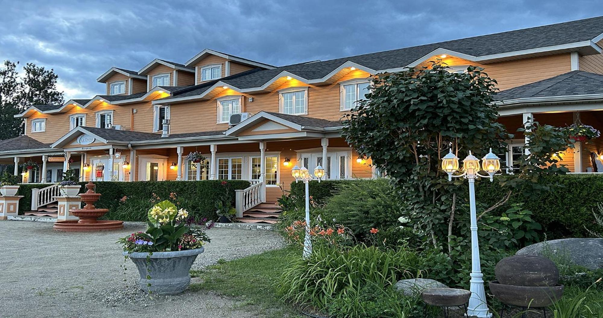Auberge La Daina Baie-Saint-Paul Bagian luar foto
